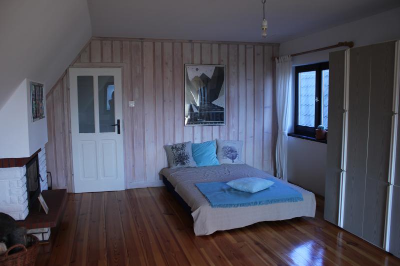 Domek z widokiem — taras wieczorem